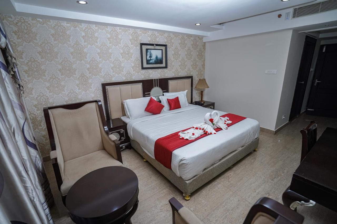 Hotel Sidhartha Chalakudy Kizhake Chālakudi Exterior foto